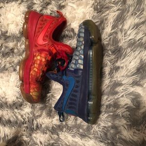 Nike KD Fire And Ice boys size 4Y